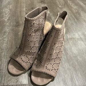 Taupe Lauren Conrad size 7.5